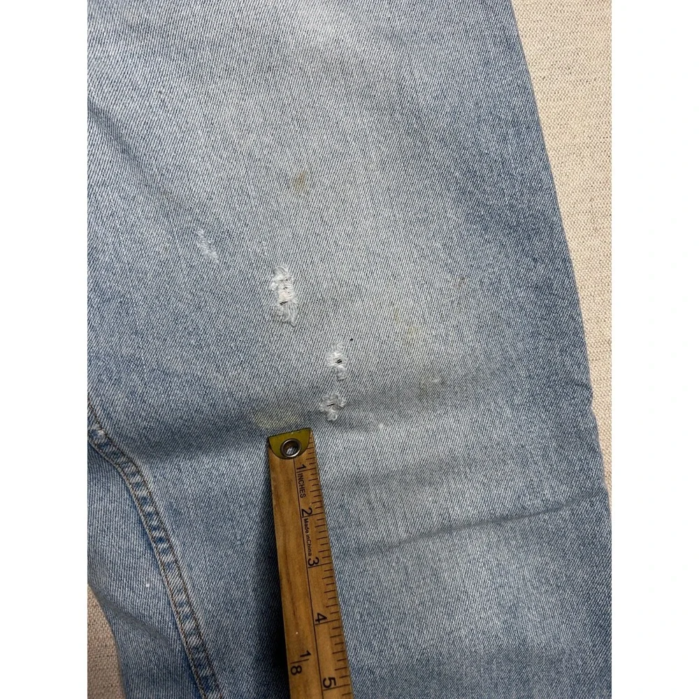 Vintage Levi's 560 Jeans Men's 38x30 Loose Fit Tapered Leg Light Wash USA